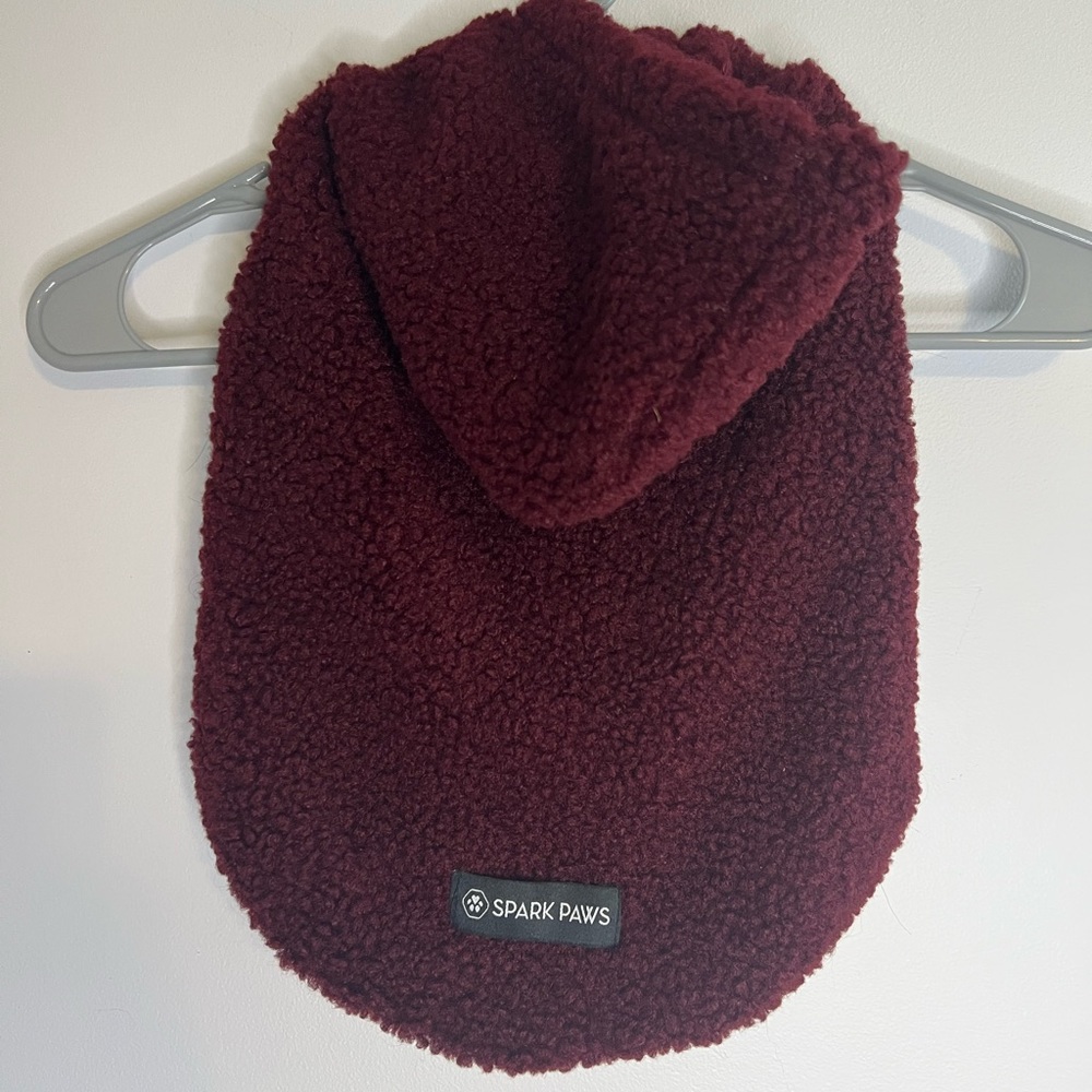 Size large dog sweater maroon NWT
